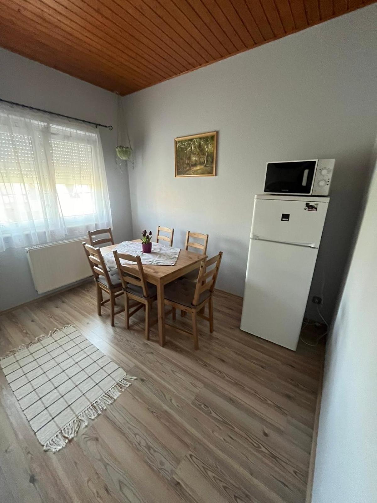 Bedi Apartmanhaz Надьканіжа Екстер'єр фото